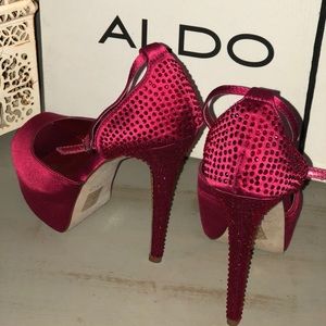 NIB Aldo Red high heels w peekaboo toe